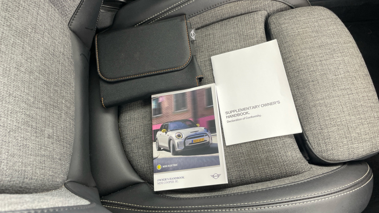 MINI Hatchback 135kW Cooper S Level 2 33kWh 3dr Auto Electric Hatchback